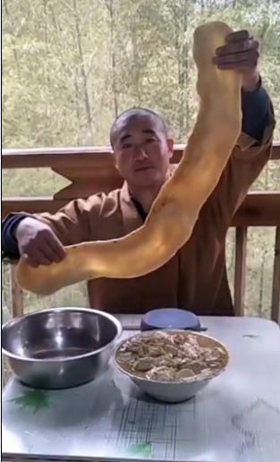 吃瓜和尚拜佛,吃瓜和尚的佛心之旅  第3张