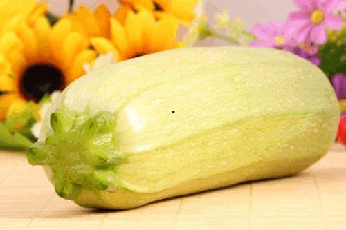 长形角瓜怎么吃,长形角瓜的多彩食法探索  第2张