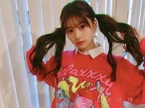 众人吃瓜关晓彤  第2张