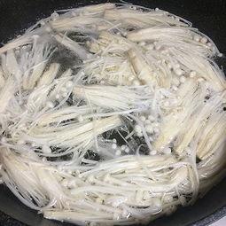 瓜姐吃金针菇,趣味美食体验大揭秘  第3张