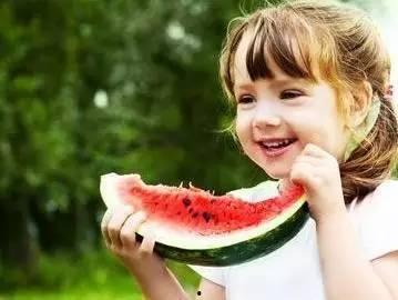 哈尼吃大瓜,尽享夏日大瓜盛宴  第2张