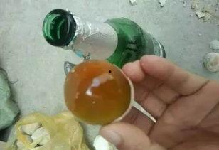 麦秸垛吃瓜,探寻乡村生活的悠闲时光