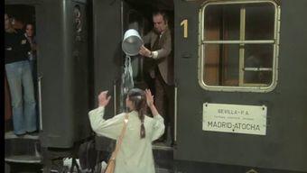 女仆吃瓜,一场甜蜜的吃瓜盛宴  第3张