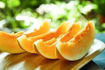 吃蜜瓜有点甜,尽享夏日清新  第1张