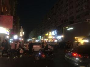 莒县步行街吃瓜 第1张 莒县步行街吃瓜 第1张