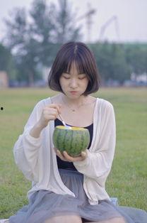 校园吃瓜女生,揭秘吃瓜女生的那些事儿