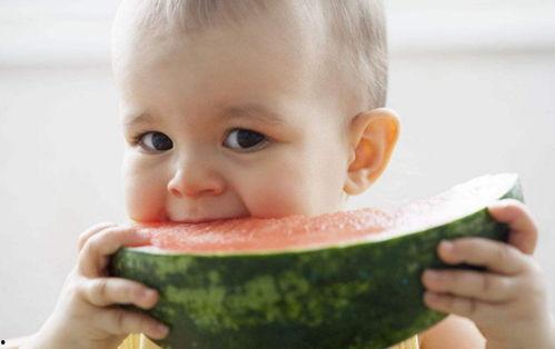 夏天吃瓜的宝宝  第3张