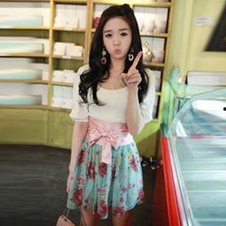 淘宝店铺模特吃瓜,淘宝店铺模特趣味吃瓜瞬间